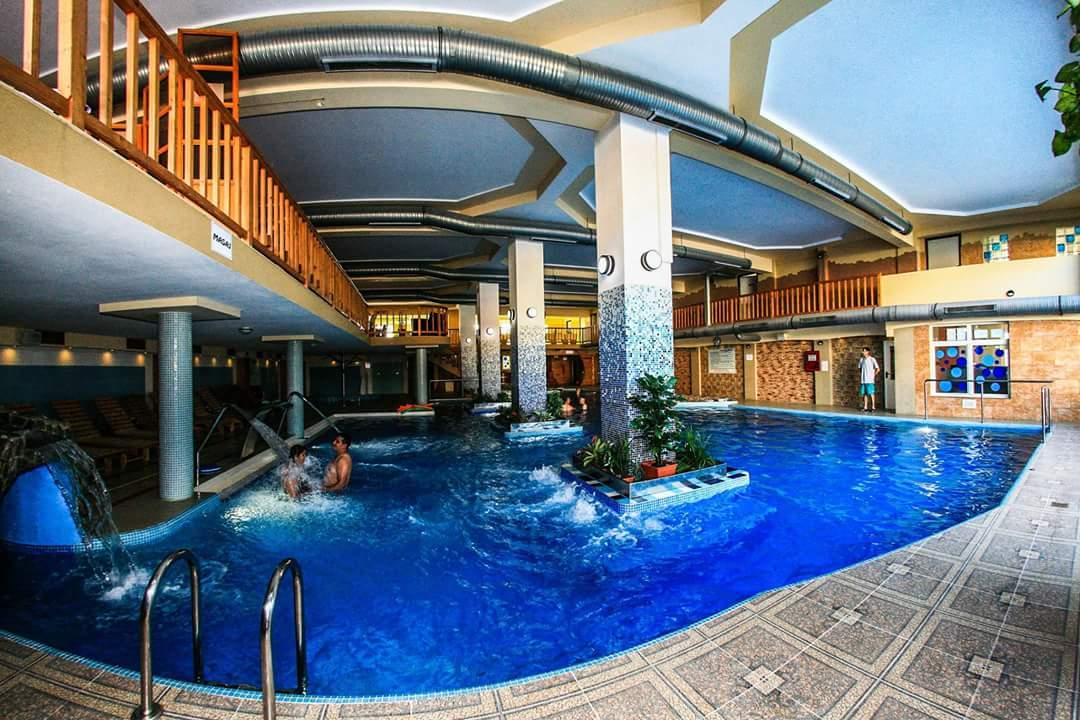 Hotel Seneca Nagybánya Kültér fotó
