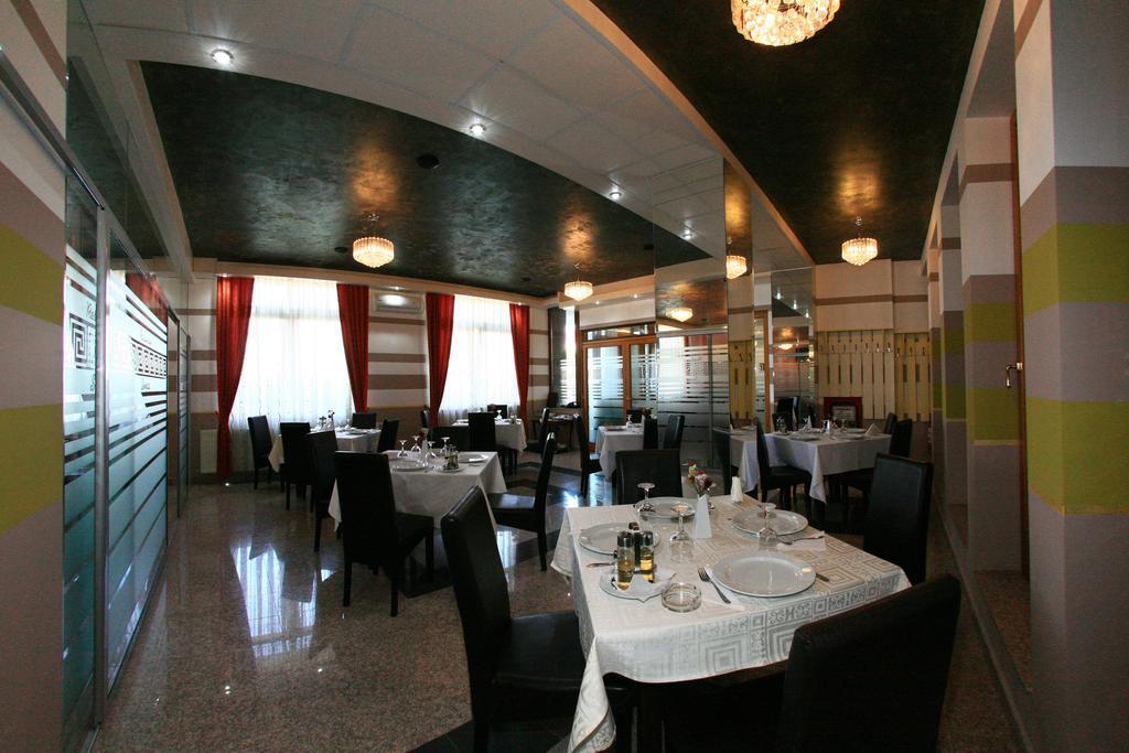 Hotel Seneca Nagybánya Kültér fotó