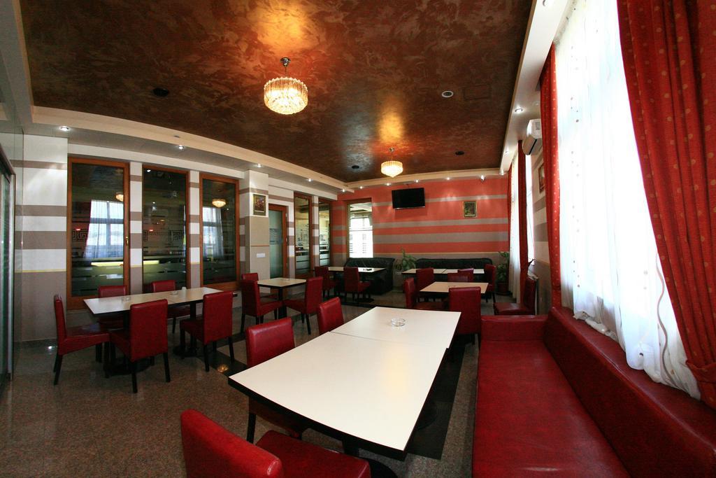Hotel Seneca Nagybánya Kültér fotó