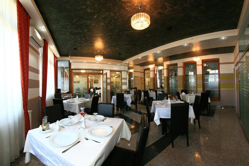 Hotel Seneca Nagybánya Kültér fotó