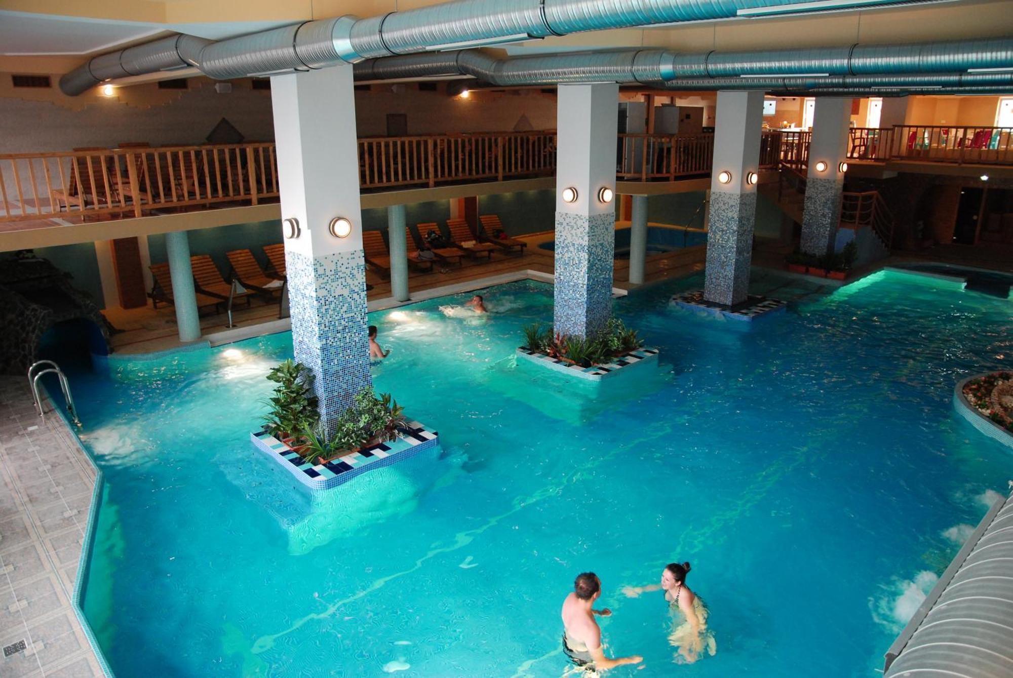Hotel Seneca Nagybánya Kültér fotó