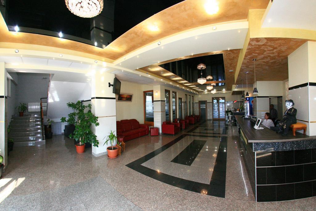 Hotel Seneca Nagybánya Kültér fotó