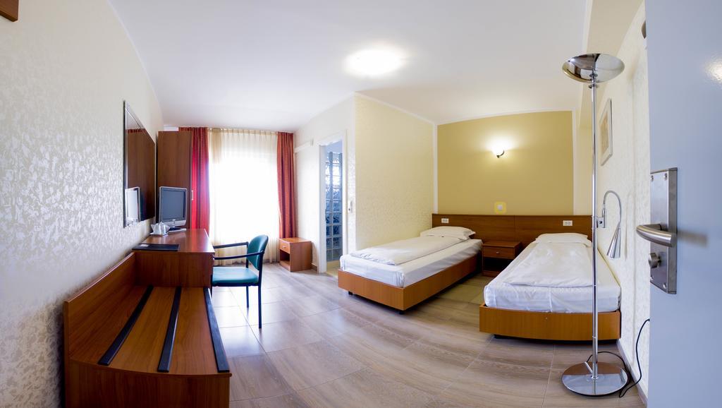 Hotel Seneca Nagybánya Kültér fotó