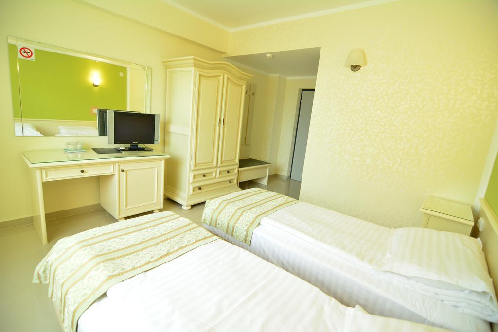 Hotel Seneca Nagybánya Kültér fotó